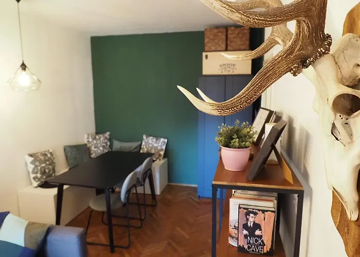 Cozy Apartment Near Tram Station