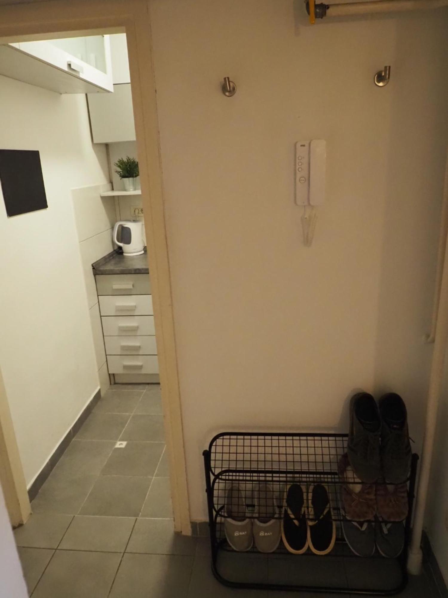 Cozy Near Tram Station Apartmán *